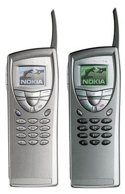 слева направо: Nokia 9210i и Nokia 9210
